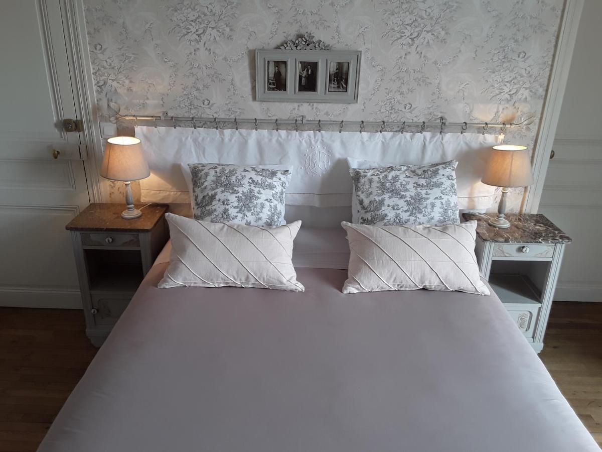 Le Manoir De Crisolles Bed and Breakfast Eksteriør billede