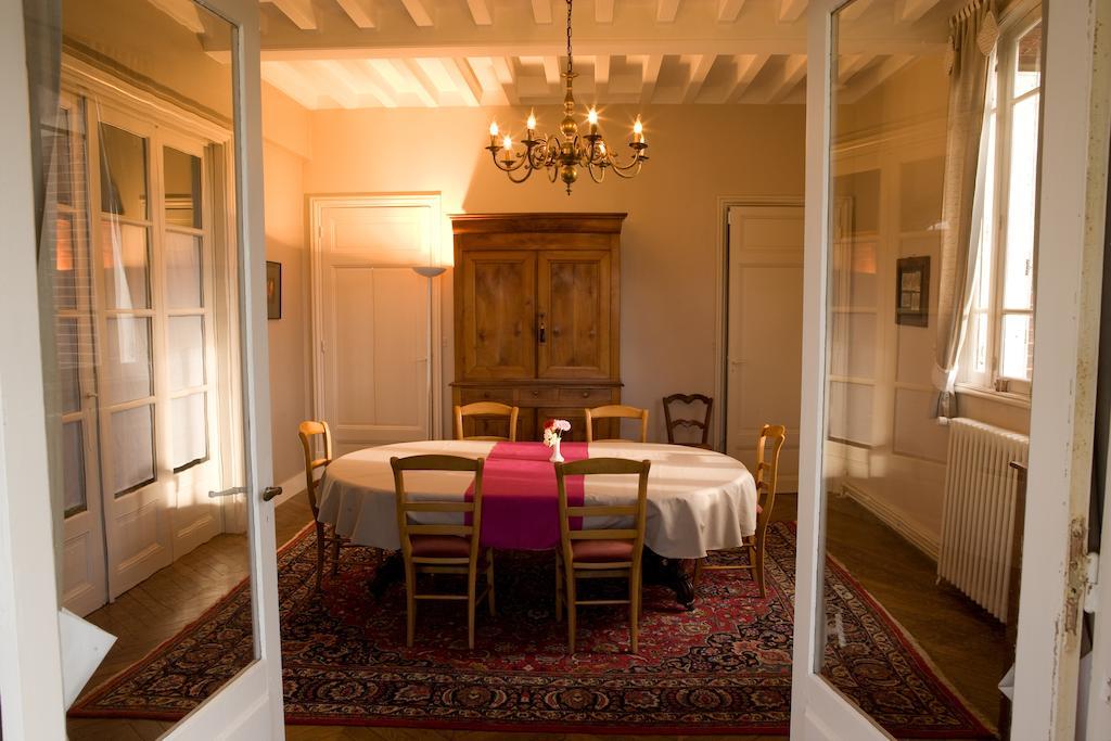 Le Manoir De Crisolles Bed and Breakfast Eksteriør billede