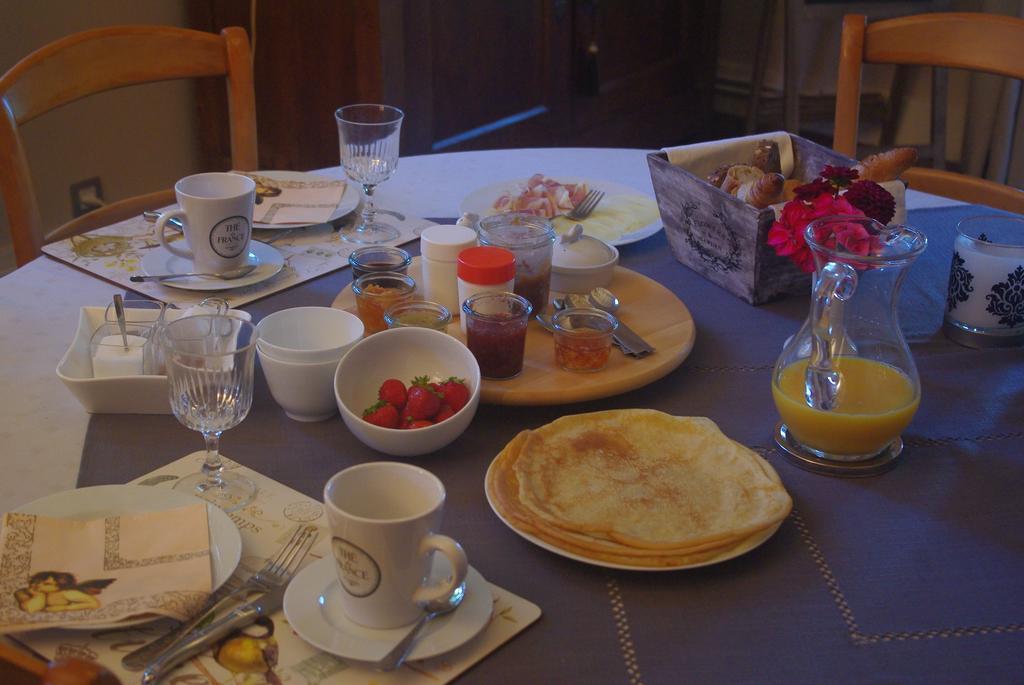Le Manoir De Crisolles Bed and Breakfast Eksteriør billede