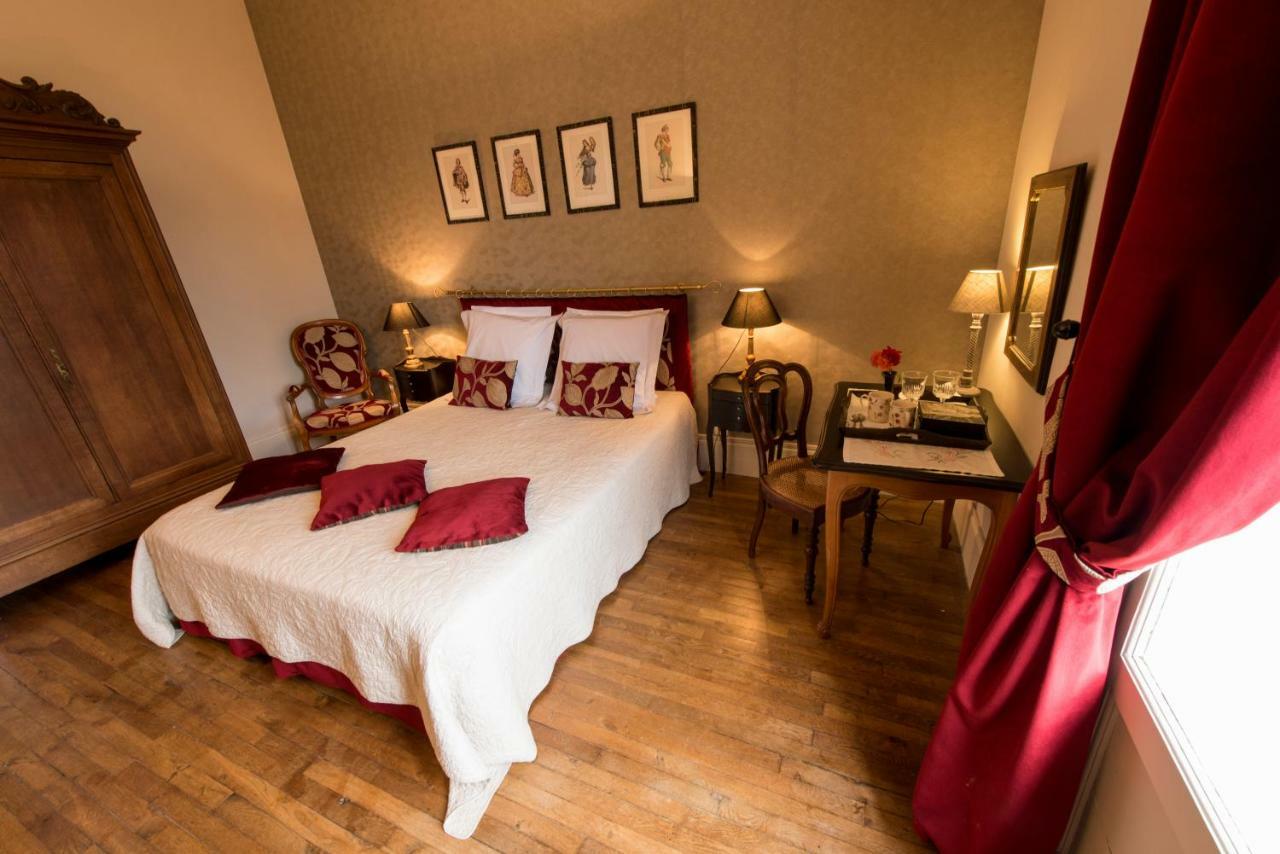 Le Manoir De Crisolles Bed and Breakfast Eksteriør billede
