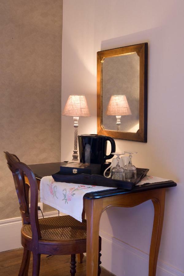Le Manoir De Crisolles Bed and Breakfast Eksteriør billede